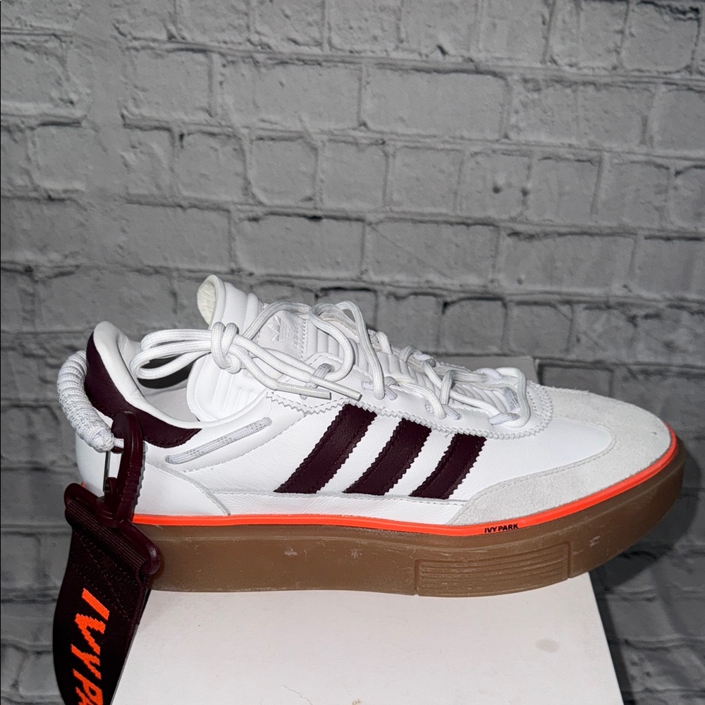 Women’s Adidas IVY park sleek super 72